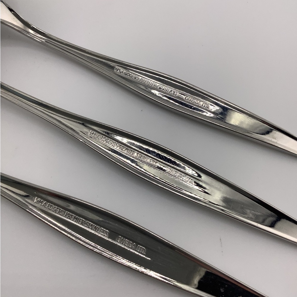 Oneida Rogers Premier Stainless “Windrift” 2 Soup Spoons, 1 Teaspoon - Picture 3 of 3